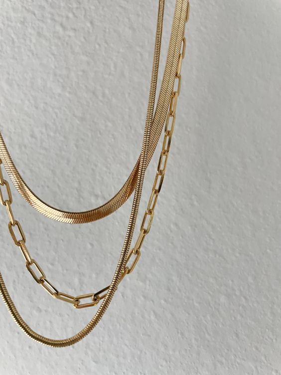 Your Ultimate Guide to Layering Necklaces.